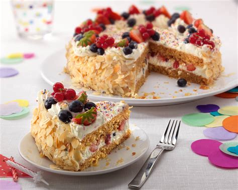 Gâteau d’anniversaire à la crème et aux fruits frais | Plantafin