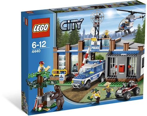 Forest Police Station LEGO Set | City - Netbricks | Rent awesome LEGO sets and save money