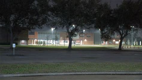 Houston tornado: Deer Park ISD students return to school for 1st time on Monday since severe ...