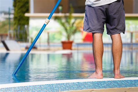 7 Important Tips for Weekly Swimming Pool Maintenance — Hammerhead Pools