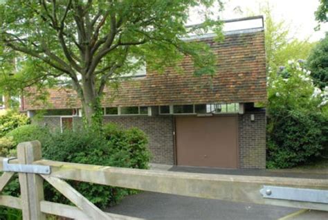 On the market: 1960s architect-designed Crosstrees modernist property in Hythe, Kent - WowHaus