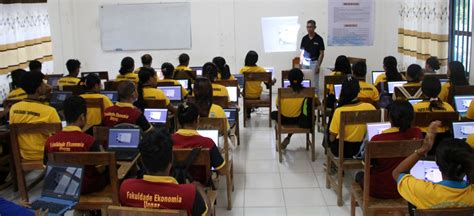 ESTUDANTE FAKULDADE EKONOMIA UNPAZ HALO PRATIKA SISTEMA AKONTABILIDADE