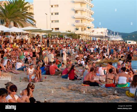 Ibiza, San Antoni Sunset Strip Cafe Del Mar Stock Photo - Alamy