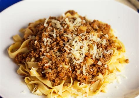 Bolognese Sauce (Ragu alla Bolognese) - The Italian Chef