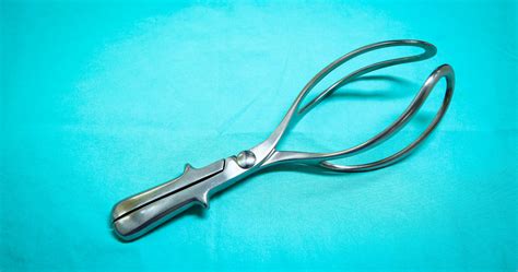 Le forceps : tout savoir sur l'accouchement par forceps