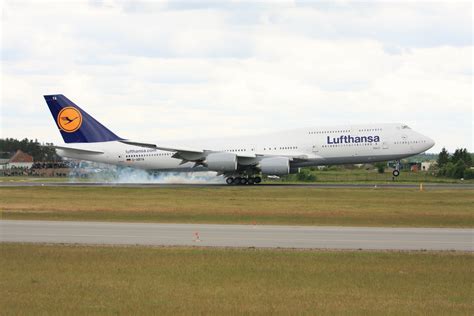File:Boeing 747-800 Lufthansa (7349394674).jpg - Wikimedia Commons