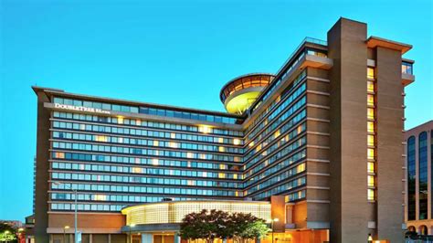 Doubletree by Hilton Hotel Crystal City - DCA Airport Parking | WAY