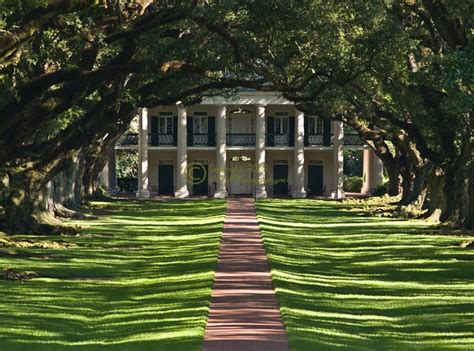 beautiful mansion (from Forest Gump?) | Country style house plans, House landscape, Beautiful homes