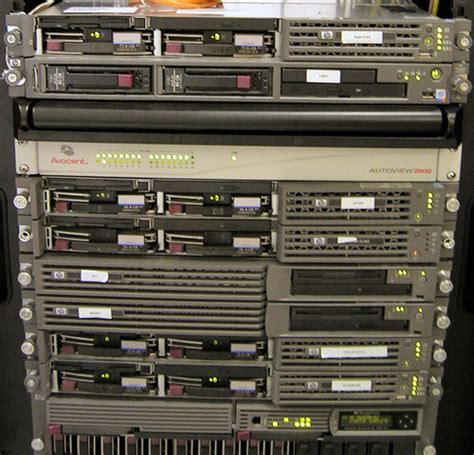 File:Computer server rack.jpg - Wikimedia Commons