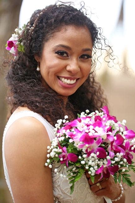 Choosing Your Hawaii Wedding Flowers