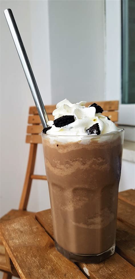 Homemade Oreo Frappuccino: A Simple Recipe