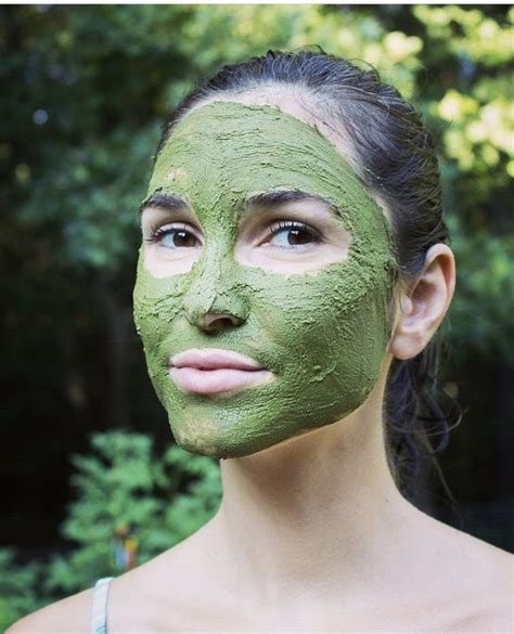 Moringa: Superfoods or Super Skincare? Find out how you can use Moringa powder in a DIY mask to ...