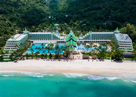 Le Meridien Phuket Beach Resort - Best Hotels Resorts Awards