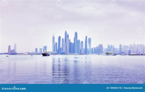 Dubai Waterfront Skyline, United Arab Emirates. Editorial Stock Photo ...