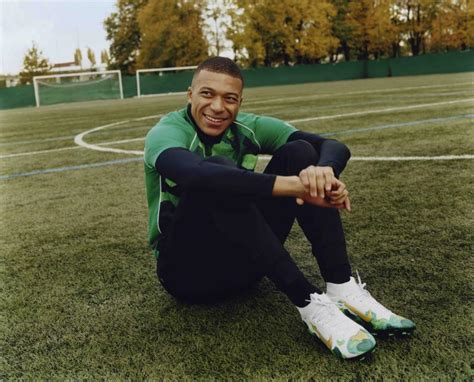 Foot : Kylian Mbappé lance sa première collection à son nom