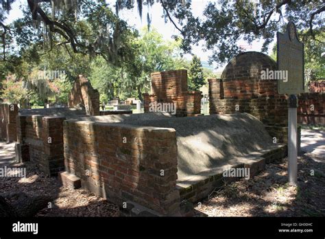 Colonial Park Cemetery in downtown Savannah, Georgia. Many slaves ...