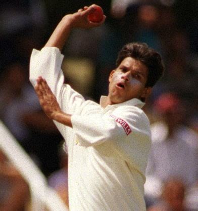 Robin Singh Latest News, Photos, Biography, Stats, Batting averages ...