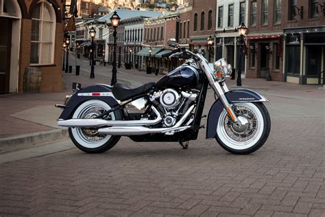 Review of Harley-Davidson Softail Deluxe 2019: pictures, live photos & description Harley ...