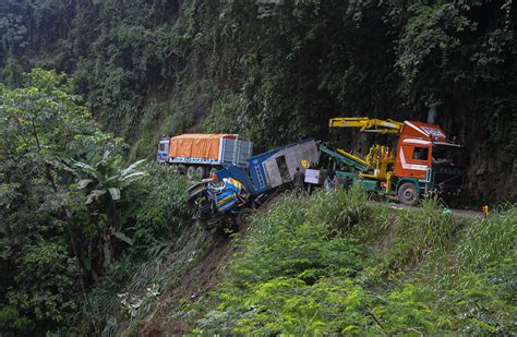 Once-Infamous "Road Of Death" From La Paz To Las Yungas Now Wildlife Haven Since Bypass ...