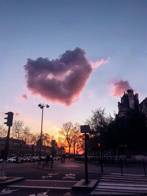 Photographer Snaps Pink Cloud Perfectly Shaped Like a Heart in Sky Over ...