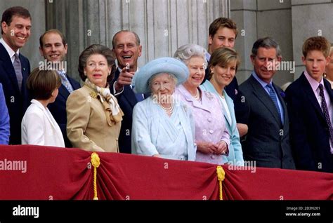 Queen elizabeth ii and duke of 2000 hi-res stock photography and images - Alamy