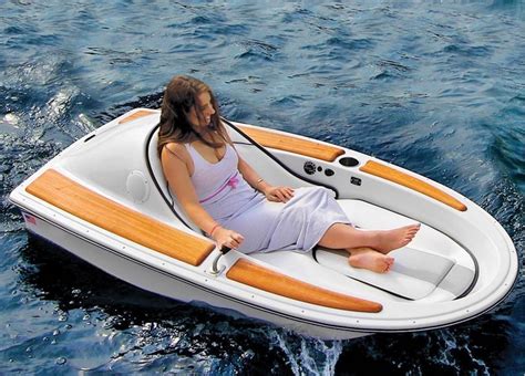 One-Person Electric Watercraft Is the End of Inflatable Boats ...