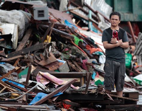 Typhoon Haiyan: Frustrations grow over slow relief efforts | CTV News