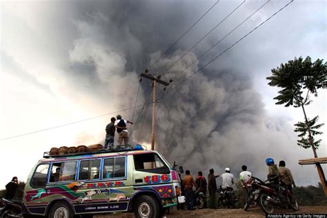 Indonesia's Erupting Volcano Looks Surreal And Terrifying | HuffPost