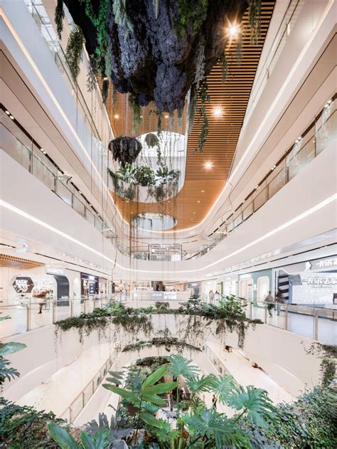 Shopping mall design with plants in Mongolia - iXtenso – retail trends