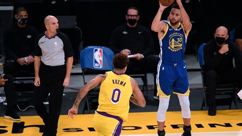 Lakers vs. Warriors highlights: Warriors stun Lakers with late run