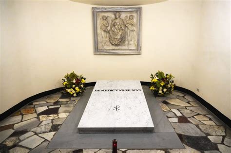 Public now can see Benedict’s tomb at St. Peter’s Basilica | News ...