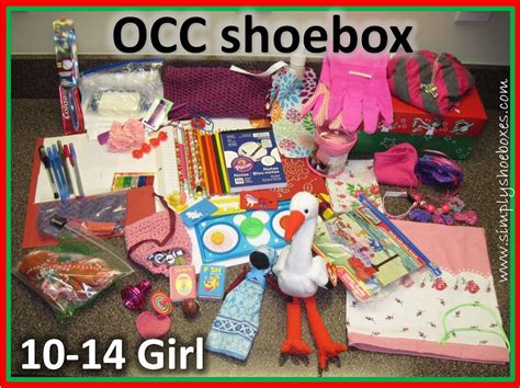 Simply Shoeboxes: Operation Christmas Child Shoebox for 10-14 Year Old Girl