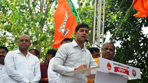 CM’s son Shrikant Shinde downplays ad row between Shiv Sena, BJP ...