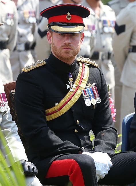 49 Photos That Prove Prince Harry Was Born to Wear a Uniform | Men in uniform, Prince harry and ...