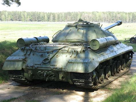 IS-3 - the Soviet Heavy that Scared the West - Tank Historia