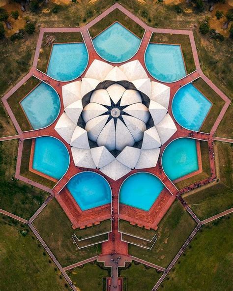 Lotus Temple - New Delhi | Biomimicry architecture, India architecture, Lotus temple