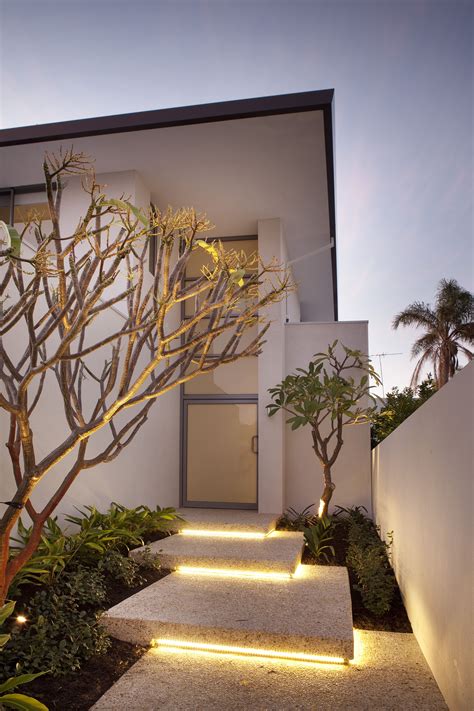 20+ Front Entrance Steps Design Ideas – DECOOMO