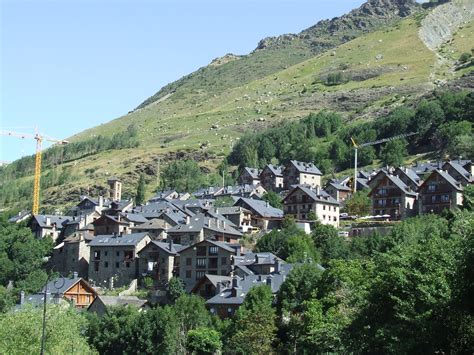 File:Vall de Boí. Taüll 2.JPG - Wikimedia Commons