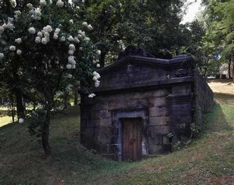 Jewish Mausoleums & Monuments - Mausoleums.com