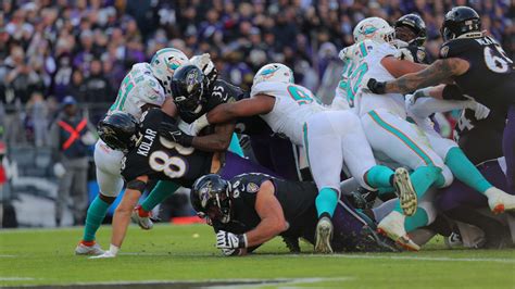 Gus Edwards Pounds in Goal-Line Touchdown | Ravens-Dolphins Highlights, Week 17