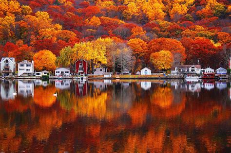 Connecticut in the fall. Photo by Jason Hagani. : r/CozyPlaces