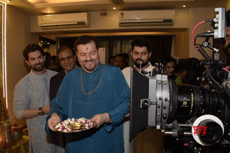 Mumbai: Ganesh Chaturthi - Nitin Mukesh, Neil Nitin Mukesh at the ...