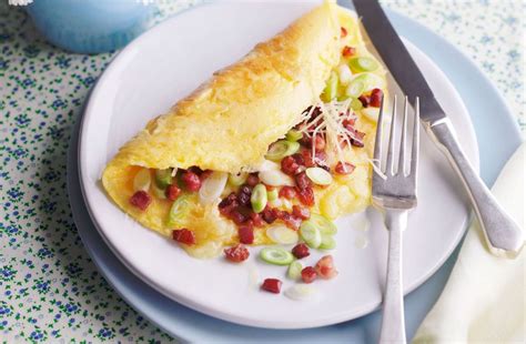 Tasty omelette fillings and recipes | GoodtoKnow