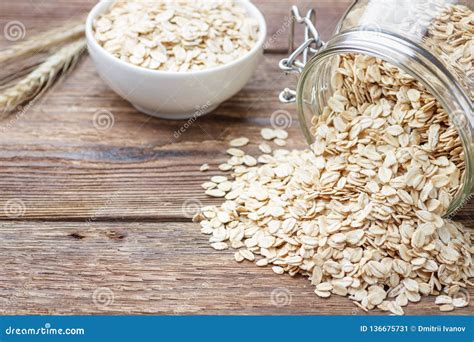 Dry Rolled Oat Flakes Oatmeal Stock Image - Image of pile, ripe: 136675731