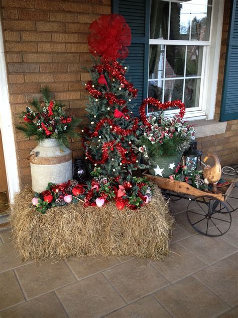 Country valentine porch | Country christmas decorations, Christmas porch decor, Country ...