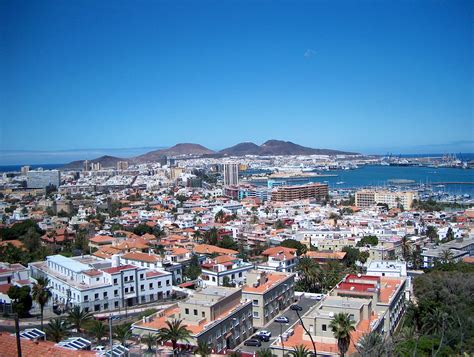 Las_Palmas_de_Gran_Canaria-Panoramic_view_over_the_city