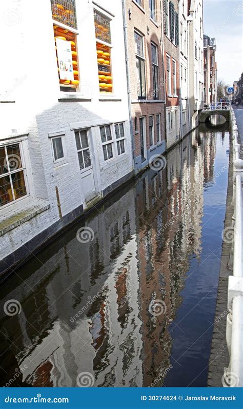 Delft canals editorial stock image. Image of netherlands - 30274624