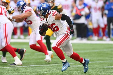 Saquon Barkley injury update: Giants’ star leaves game vs. Packers, returns - Big Blue View