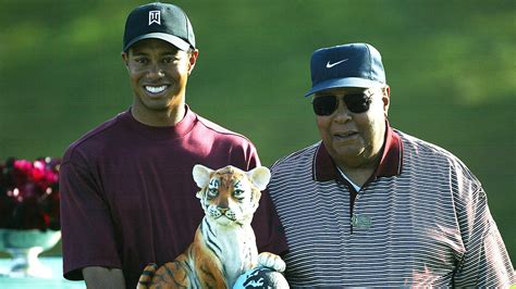 Tiger Woods' dad Earl may have predicted his career major total ...