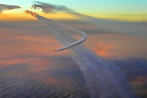 Pictures: Jets, Contrails and Condensation Clouds: A new dance in the sky | Amazing, Funny ...